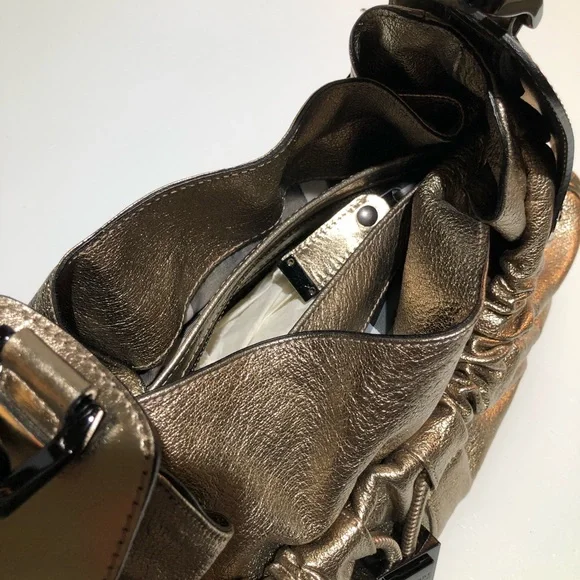 Burberry Handbag Metallic Goldstone Color Rare - Picture 6 of 16